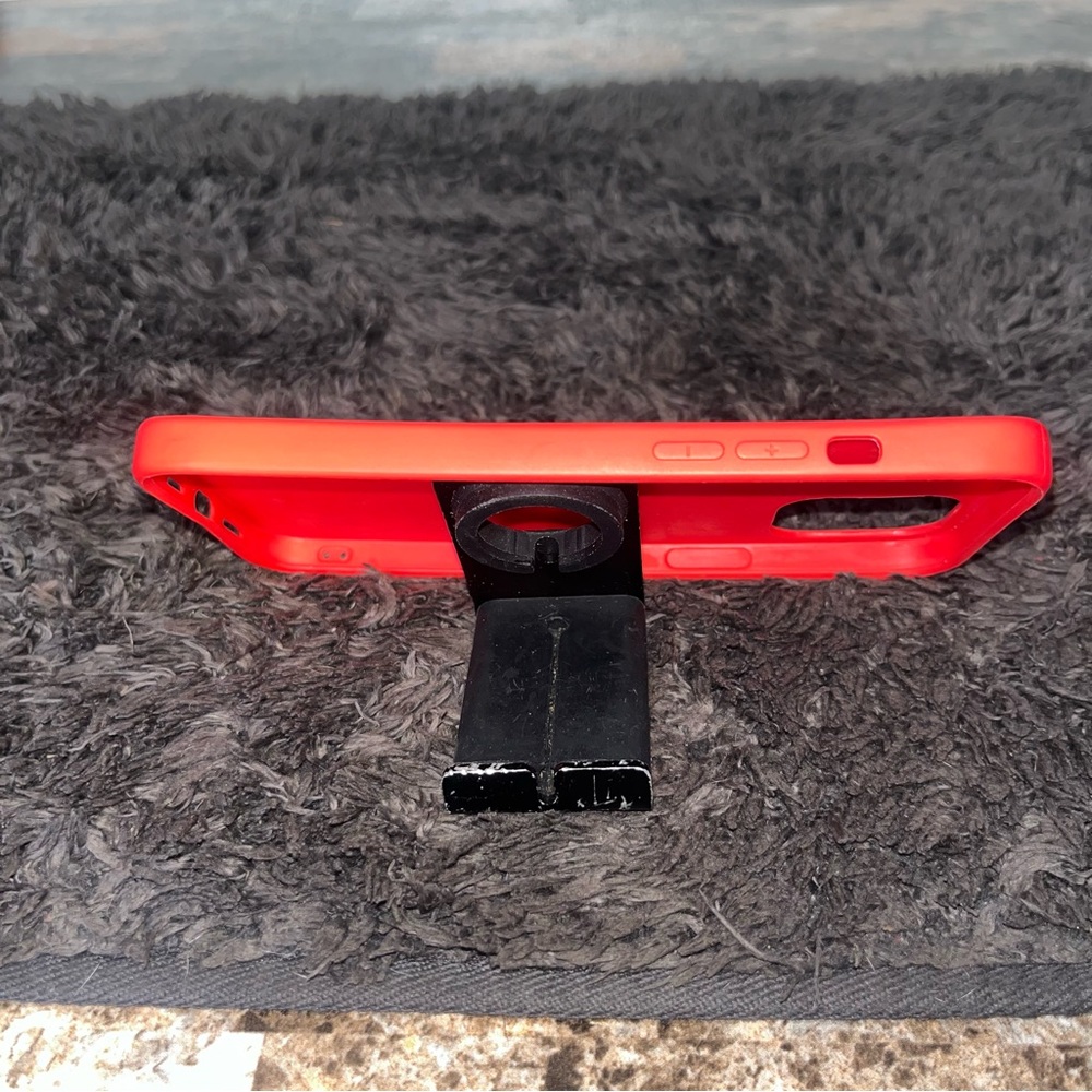 12 Pro Max Red Phone Case 🔥🔥🔥🔥🔥‼️‼️ - Picture 7 of 15